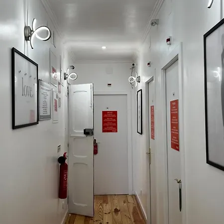 Apartamento Bernardim Ribeiro - 5ª Andar Privatunterkunft Lissabon