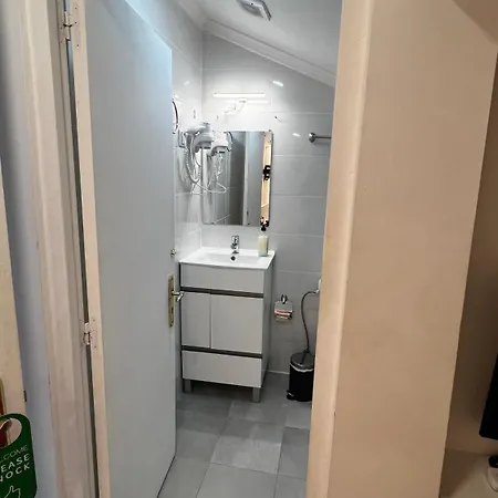 Apartamento Bernardim Ribeiro - 5ª Andar 홈스테이 리스본