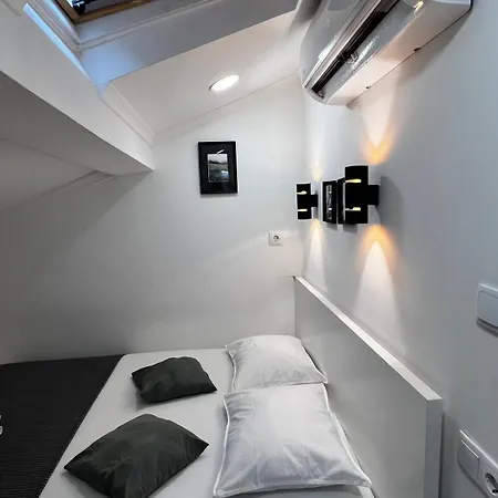 Apartamento Bernardim Ribeiro - 5ª Andar * Lisboa